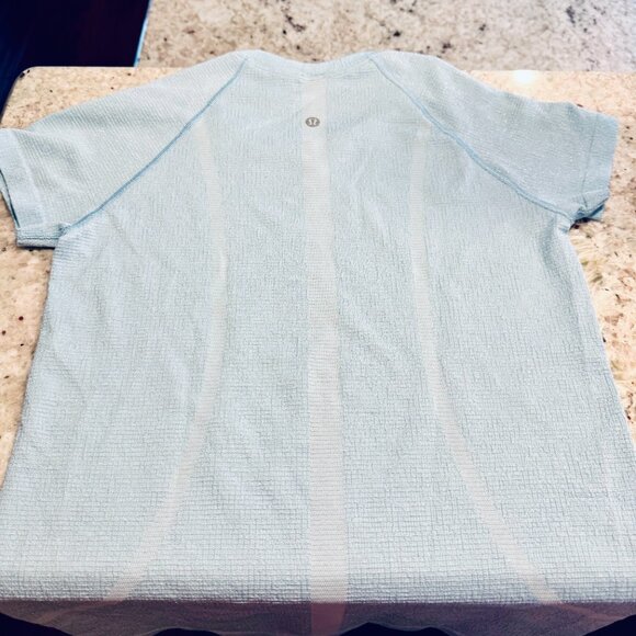 Lululemon Swifty Tech Sparkle Short Sleeve Crew Size 6 - Powder Blue with Silver - Picture 15 of 16